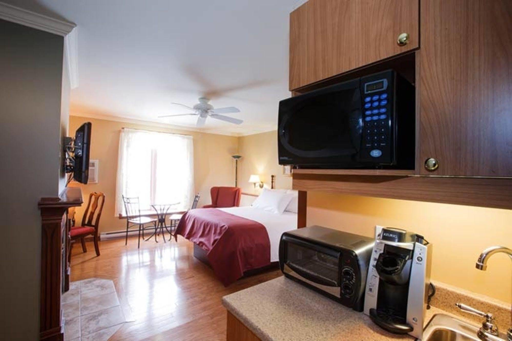 Отель Relais St-Denis Saint-Sauveur Экстерьер фото